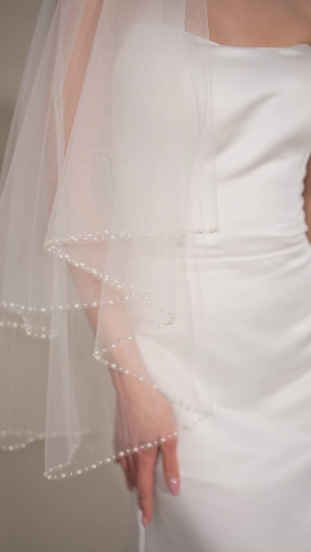 Double-tier pearl beaded veil